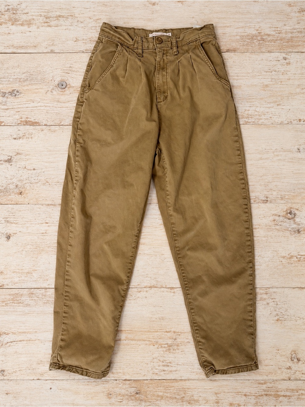 Levi’s Pleated Balloon Leg Dull Gold High Rise Pants W25 L26